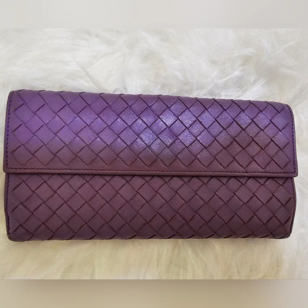 💕🎶🎉HOST PICK🎉🎶💕Authentic Bottega Veneta Intrecciato long wallet - Picture 3 of 17